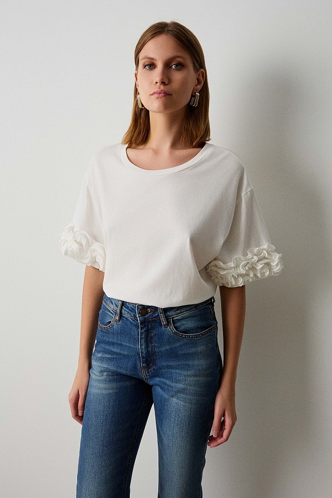 Oversized t-shirt με βολάν στα μανίκια
