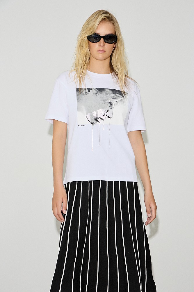 T-shirt με τύπωμα και foil λεπτομέρειες