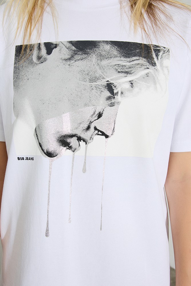 T-shirt με τύπωμα και foil λεπτομέρειες