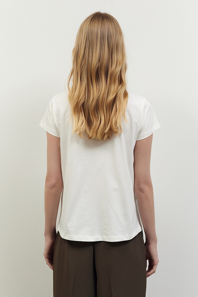 T-shirt με ανάγλυφο logo
