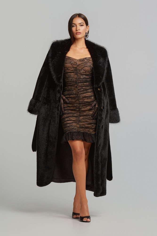 Μίνι φόρεμα από δαντέλα με σούρες