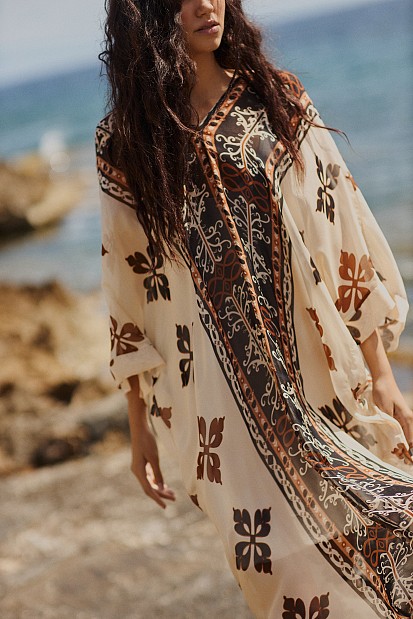 Μάξι εμπριμέ V-neck καφτάνι