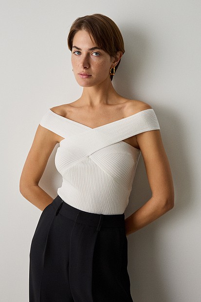 Ribbed τοπ με κρουαζέ τιράντες