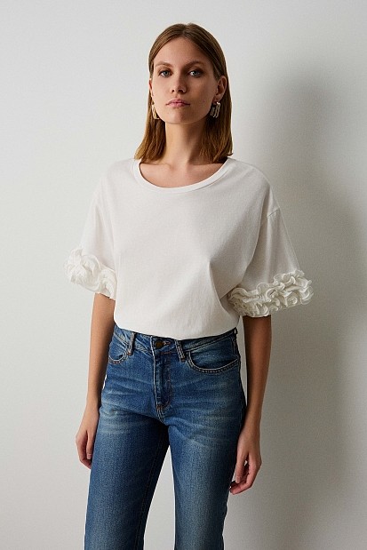 Oversized t-shirt με βολάν στα μανίκια