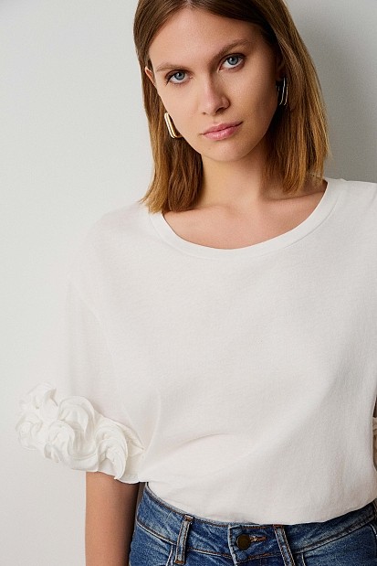Oversized t-shirt με βολάν στα μανίκια