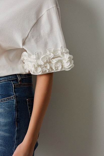 Oversized t-shirt με βολάν στα μανίκια