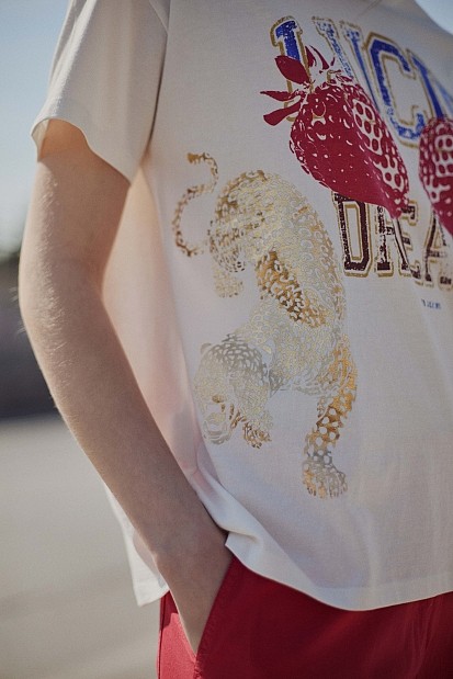 T-shirt με foil τύπωμα