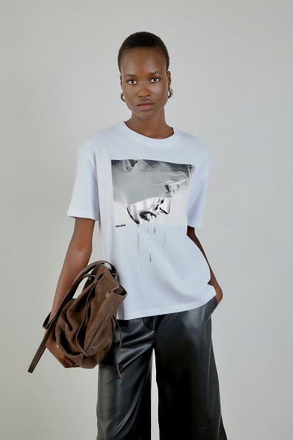T-shirt με τύπωμα και foil λεπτομέρειες