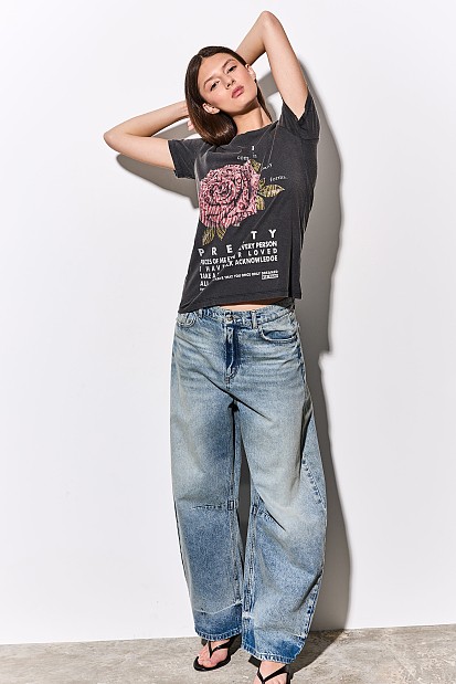 T-shirt με τύπωμα και στρας
