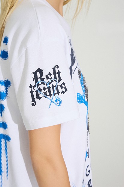 T-shirt με τύπωμα και τρουκς