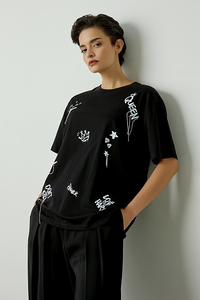 Oversized t-shirt με τύπωμα και στρας