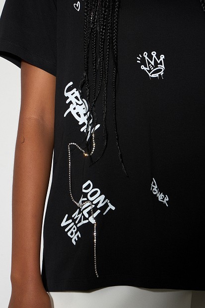 Oversized t-shirt με τύπωμα και στρας