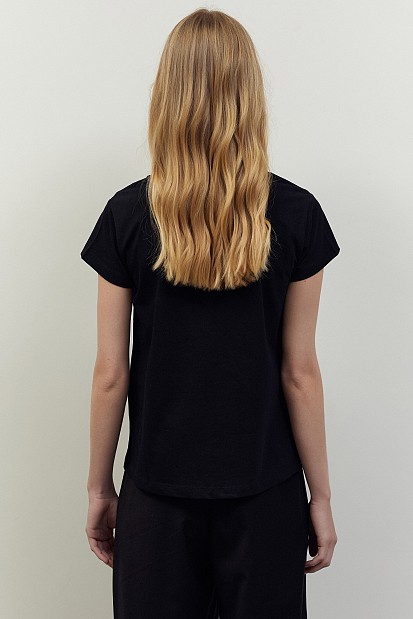 T-shirt με ανάγλυφο logo