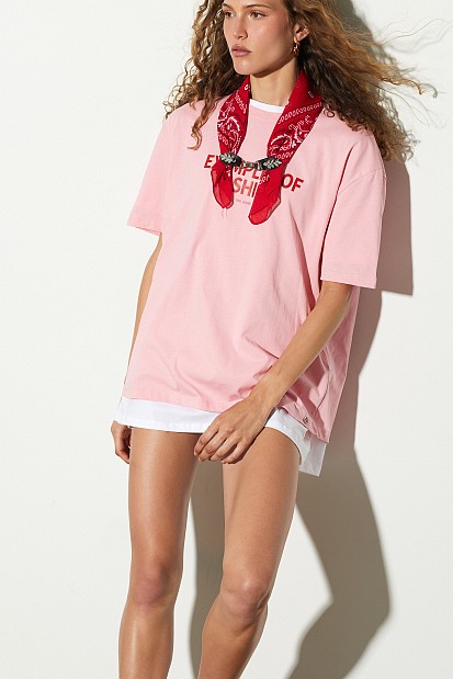 T-shirt με τύπωμα και φουλάρι