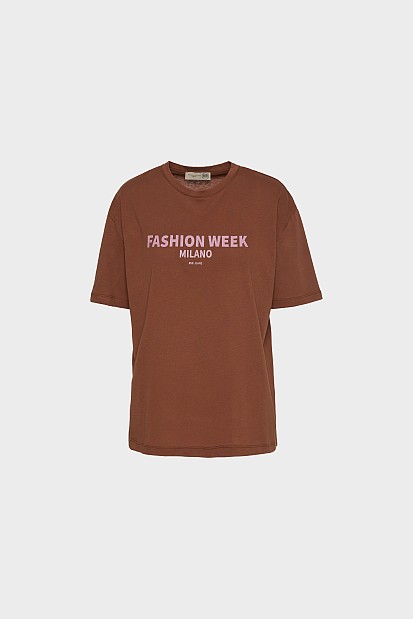 T-shirt με τύπωμα και φουλάρι
