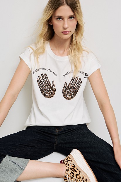 T-shirt με τύπωμα και στρας
