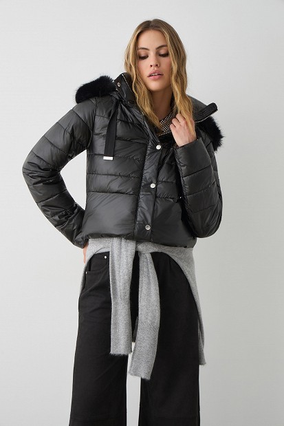 Puffer μπουφάν με αποσπώμενη κουκούλα