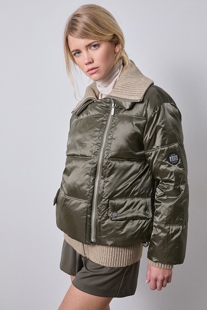 Puffer μπουφάν με rib πλέξη
