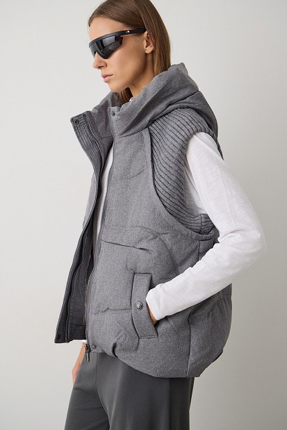 Puffer γιλέκο με κουκούλα