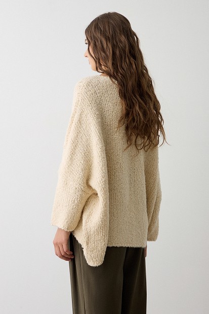 Πουλόβερ μπουκλέ oversized