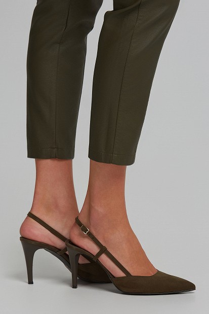 Slingback μυτερές γόβες σε σουέτ όψη