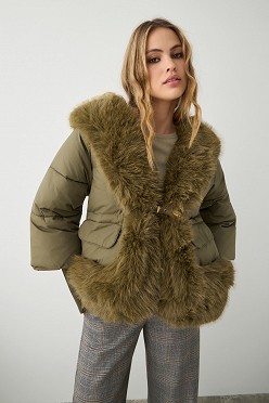Puffer μπουφάν με συνθετική γούνα