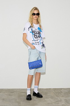 T-shirt με τύπωμα και τρουκς