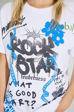 T-shirt με τύπωμα και τρουκς