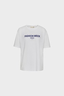 T-shirt με τύπωμα και φουλάρι