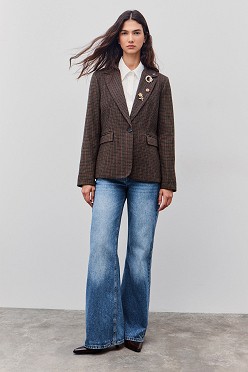 Καρό σακάκι με καρφίτσες κόσμημα