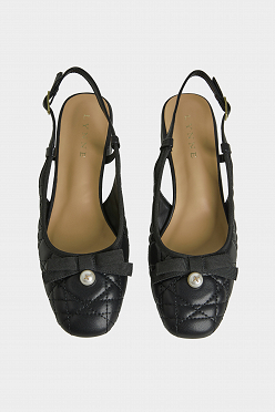 Καπιτονέ slingback με πέρλες