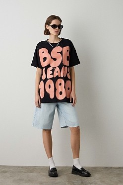 Oversized t-shirt με τύπωμα