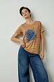 T-shirt με τύπωμα και στρας